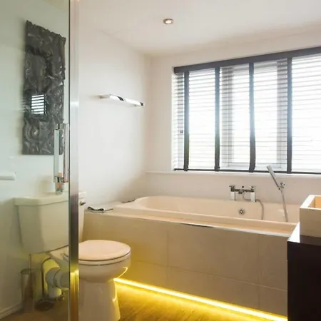 Σπίτι διακοπών Seaside Retreat In North Bay - With Parking