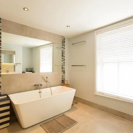 Seaside Retreat In North Bay - With Parking