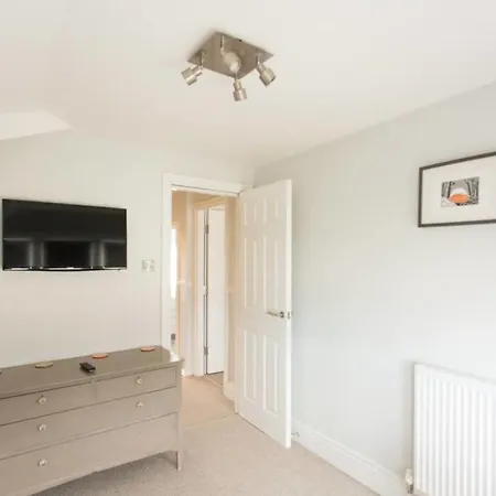 Seaside Retreat In North Bay - With Parking Σπίτι διακοπών