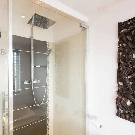 Σπίτι διακοπών Seaside Retreat In North Bay - With Parking *