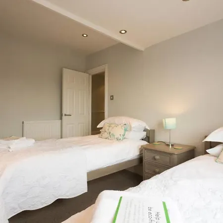 Seaside Retreat In North Bay - With Parking * Σκάρμπορο