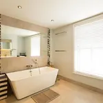 Seaside Retreat In North Bay - With Parking