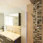 Seaside Retreat In North Bay - With Parking Holiday home