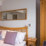 Seaside Retreat In North Bay - With Parking Scarborough