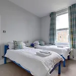 度假居 Seaside Retreat In North Bay - With Parking 斯卡伯勒