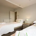 Seaside Retreat In North Bay - With Parking * Scarborough