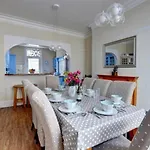 بيت للعطل Seaside Retreat In North Bay - With Parking سكرابورو