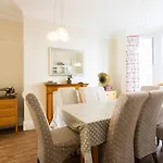 Seaside Retreat In North Bay - With Parking * سكرابورو