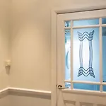 Seaside Retreat In North Bay - With Parking بيت للعطل