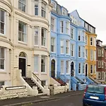 بيت للعطل Seaside Retreat In North Bay - With Parking سكرابورو