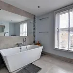 Seaside Retreat In North Bay - With Parking