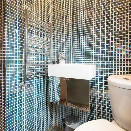 Hébergement de vacances Seaside Retreat In North Bay - With Parking *