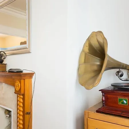 Hébergement de vacances Seaside Retreat In North Bay - With Parking *