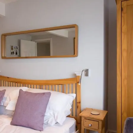 Seaside Retreat In North Bay - With Parking Scarborough