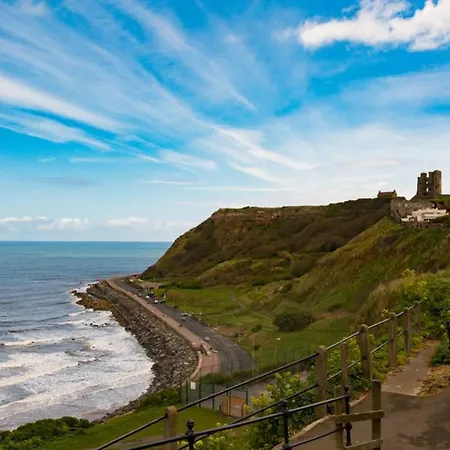 Seaside Retreat In North Bay - With Parking * Scarborough