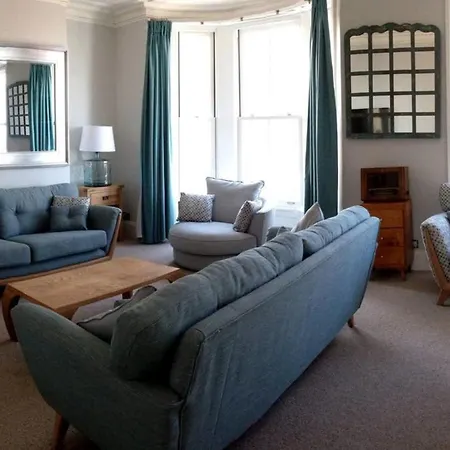 Feriehus Seaside Retreat In North Bay - With Parking