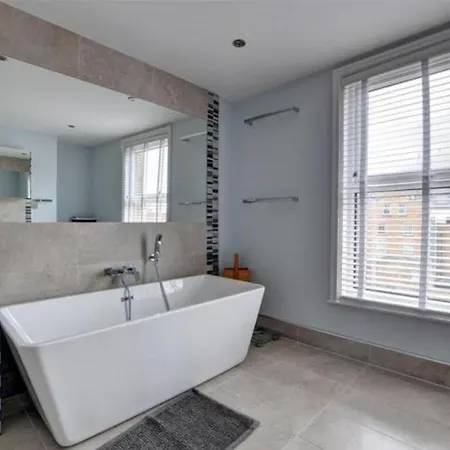 Holiday home Seaside Retreat In North Bay - With Parking Scarborough