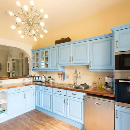 Casa vacanze Seaside Retreat In North Bay - With Parking