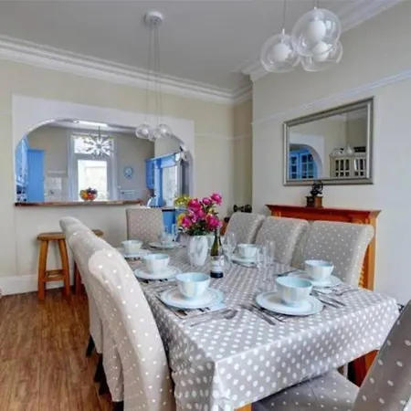 Holiday home Seaside Retreat In North Bay - With Parking Scarborough