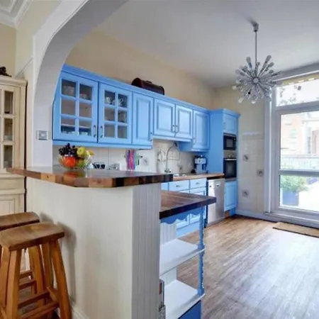 Holiday home Seaside Retreat In North Bay - With Parking *