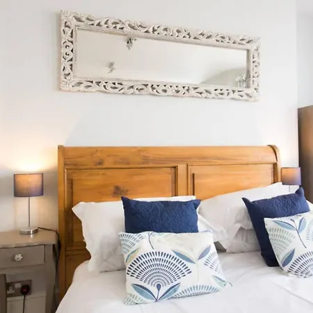 Holiday home Seaside Retreat In North Bay - With Parking