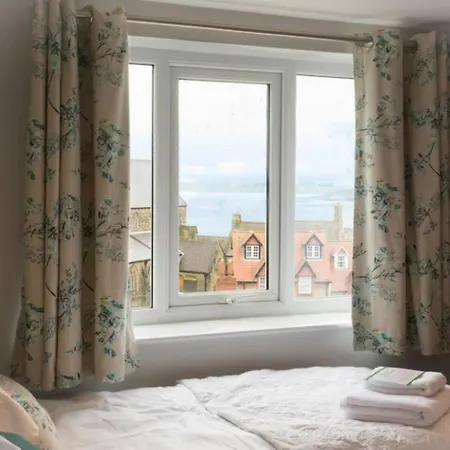 Seaside Retreat In North Bay - With Parking Casa vacanze *