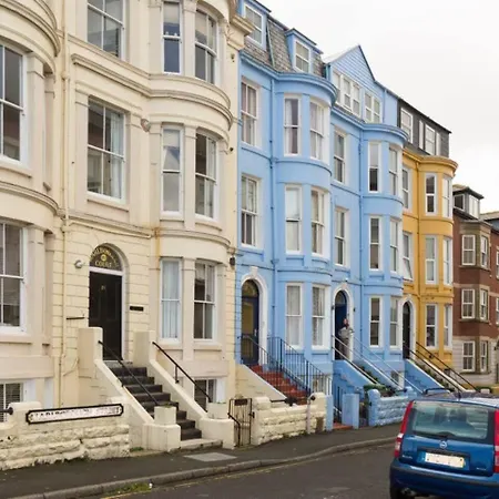 Casa vacanze Seaside Retreat In North Bay - With Parking Scarborough