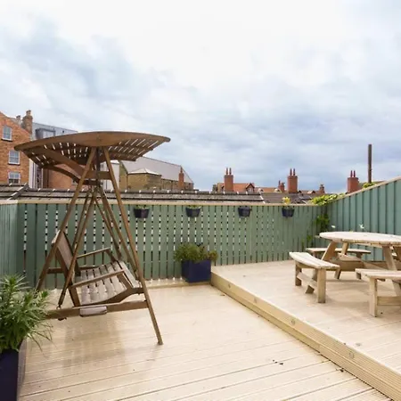 Holiday home Seaside Retreat In North Bay - With Parking Scarborough