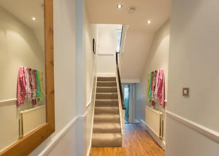 Seaside Retreat In North Bay - With Parking