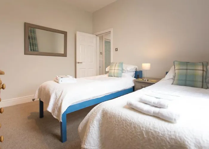 Seaside Retreat In North Bay - With Parking *