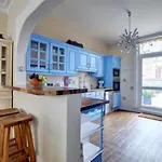 度假居 Seaside Retreat In North Bay - With Parking 斯卡伯勒