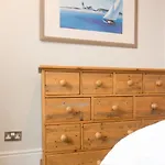 Seaside Retreat In North Bay - With Parking 斯卡伯勒