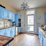 Seaside Retreat In North Bay - With Parking * 斯卡伯勒